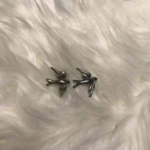 ❣️6/$20❣️ Silver Bird Studs